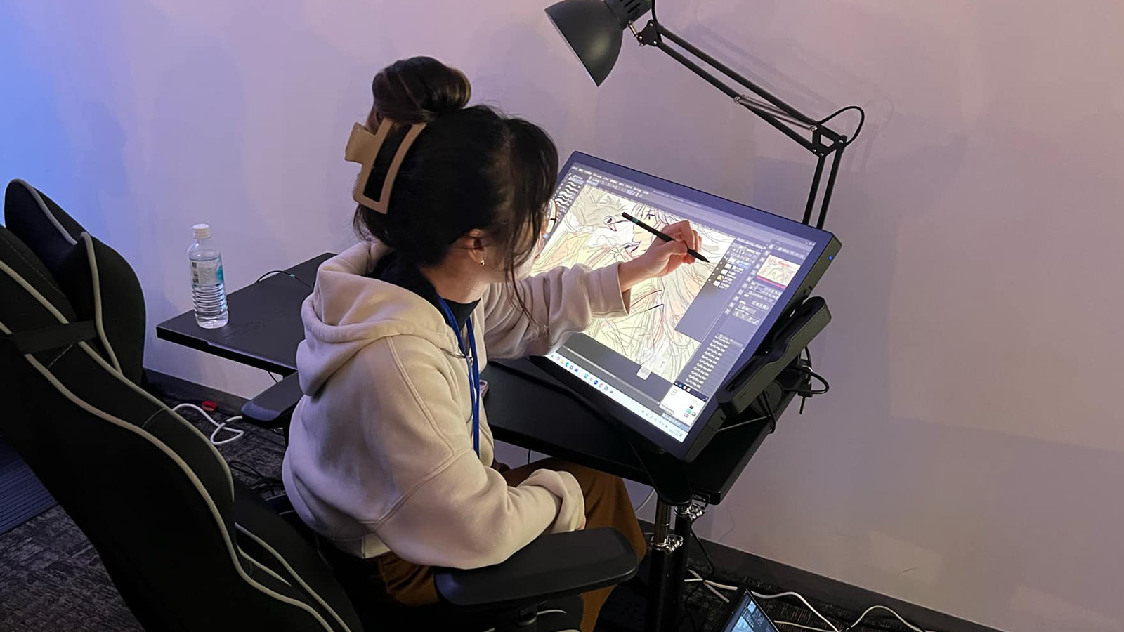 オリジナル作品の創作を進める鳥海ひかりさん